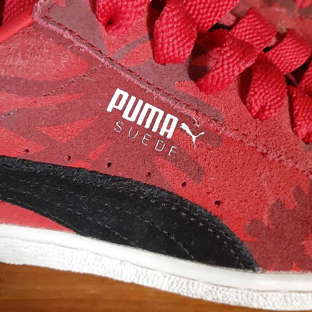 Kids Puma Suede Island Print 5.5 shoes